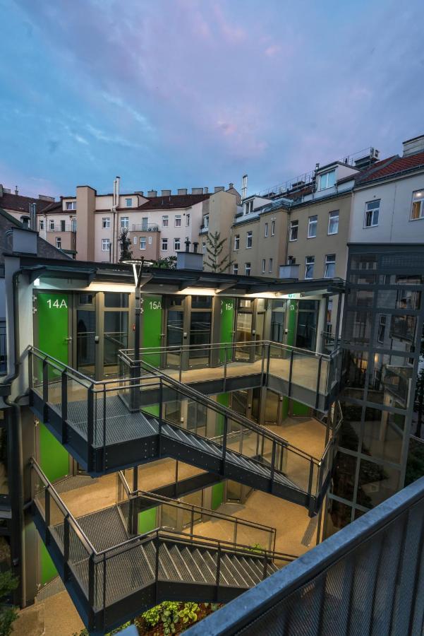 Smart Nano Living - Wien Hauptbahnhof - Self Check-In Exterior foto